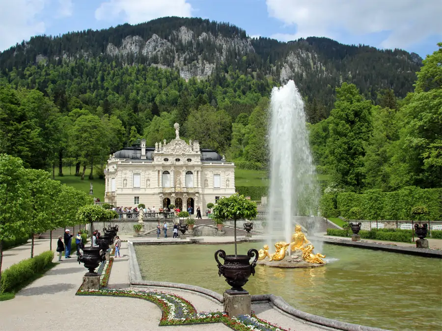Königsschloss und Park Linderhof