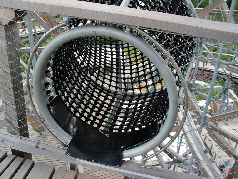 Laufen im Aussichtsturm Sky Walk nach oben
