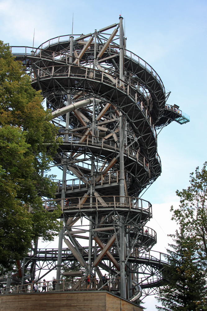 Blick zum Aussichtsturm Sky Walk