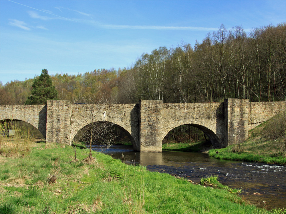 Altväterbrücke über der Mulde