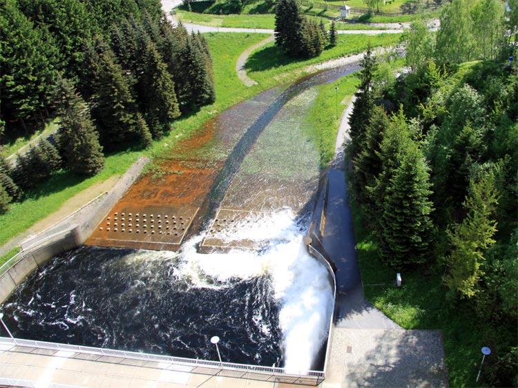 Talsperre Rauschenbach staut die Flöha und den Wernsbach.