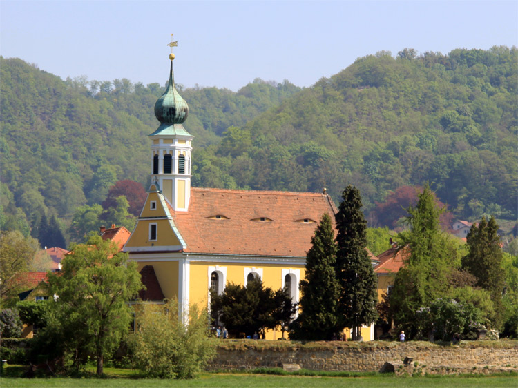 Kirche Maria am Wasser der Elbe