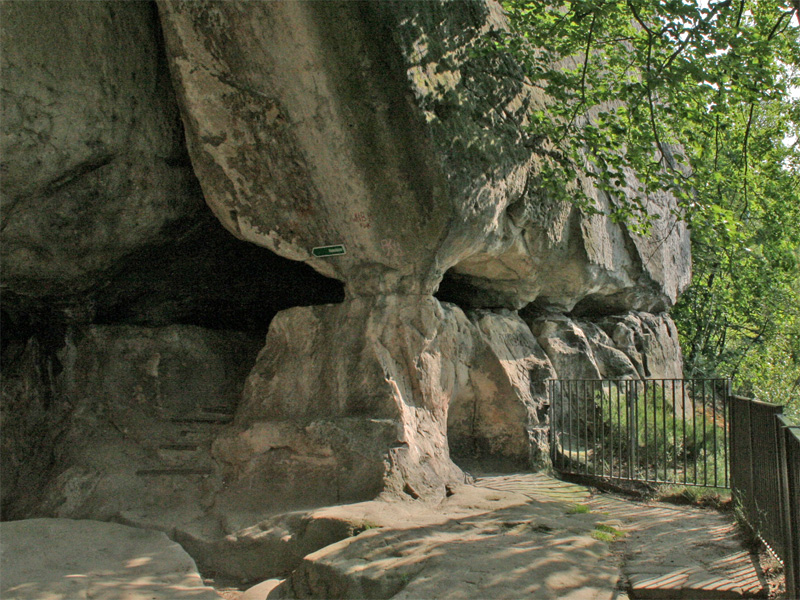 Aufgang zur Burgruine Wildenstein mit Kuhstall im Kirnitzschtal
