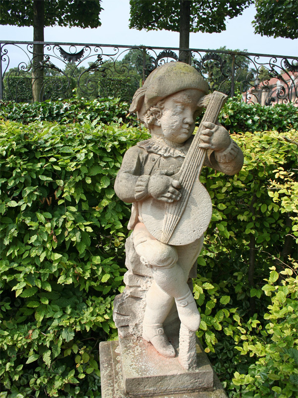 Figur im Schlosspark