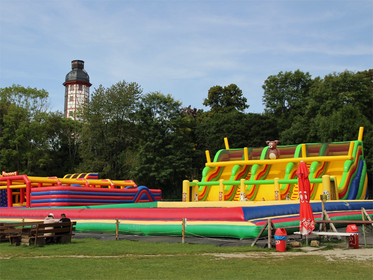 Hüpfburg für Kinder im Freizeitpark Possen