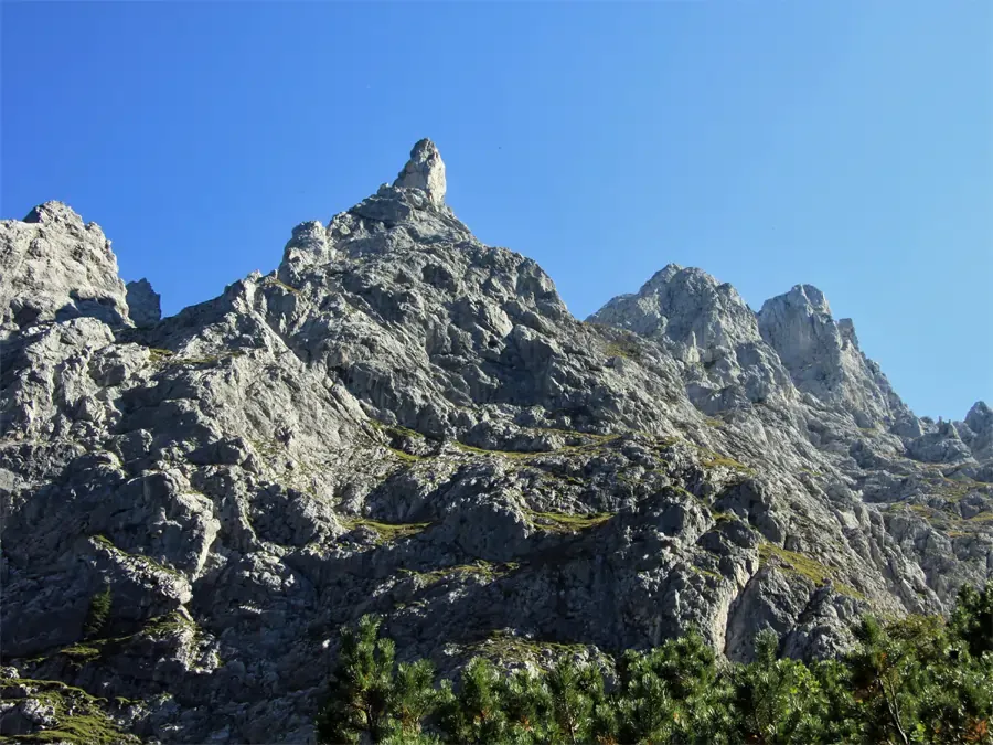 Felsen im Rheintal